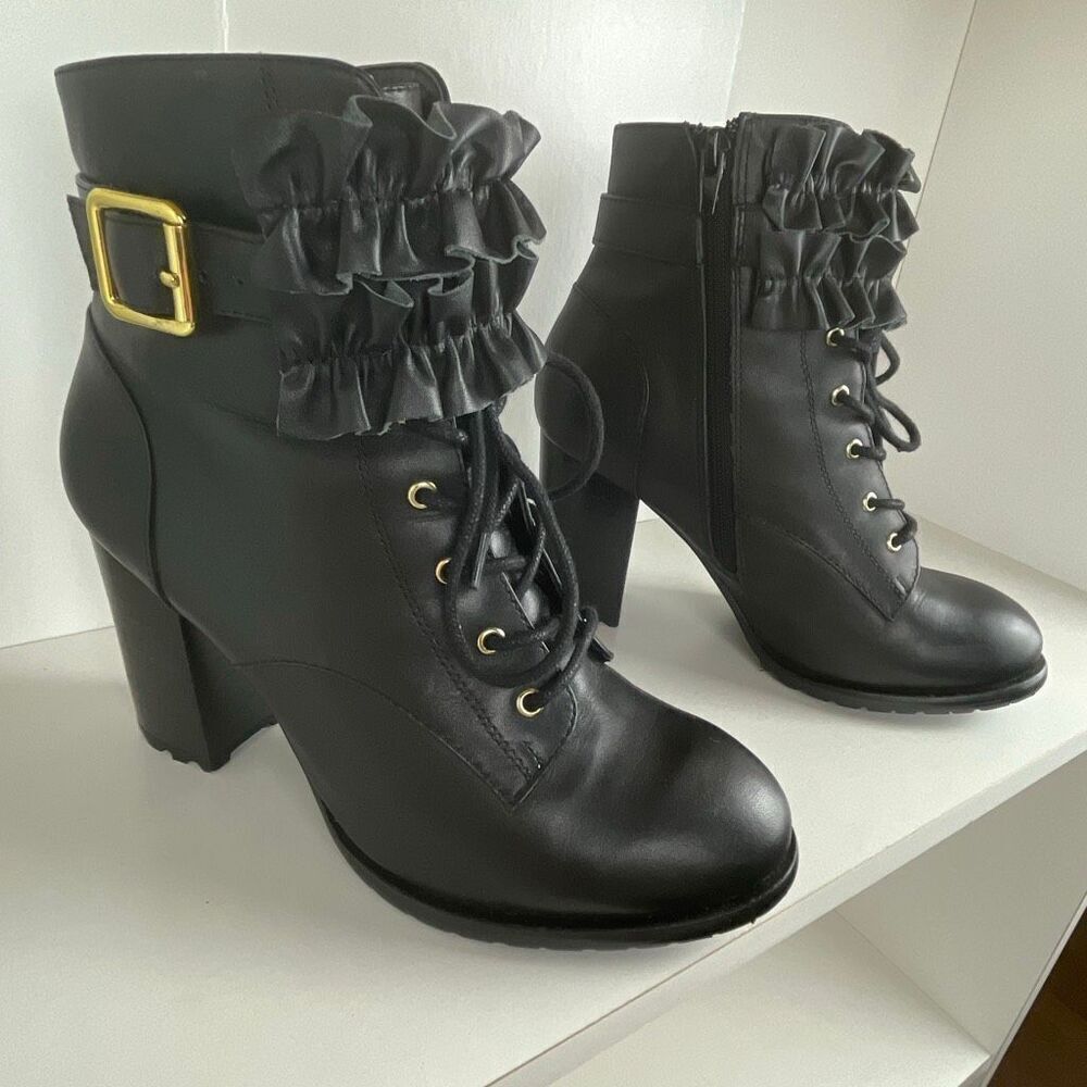 Betsey Johnson Alleexis Leather Lace Up Ankle Boots 7.5 Black